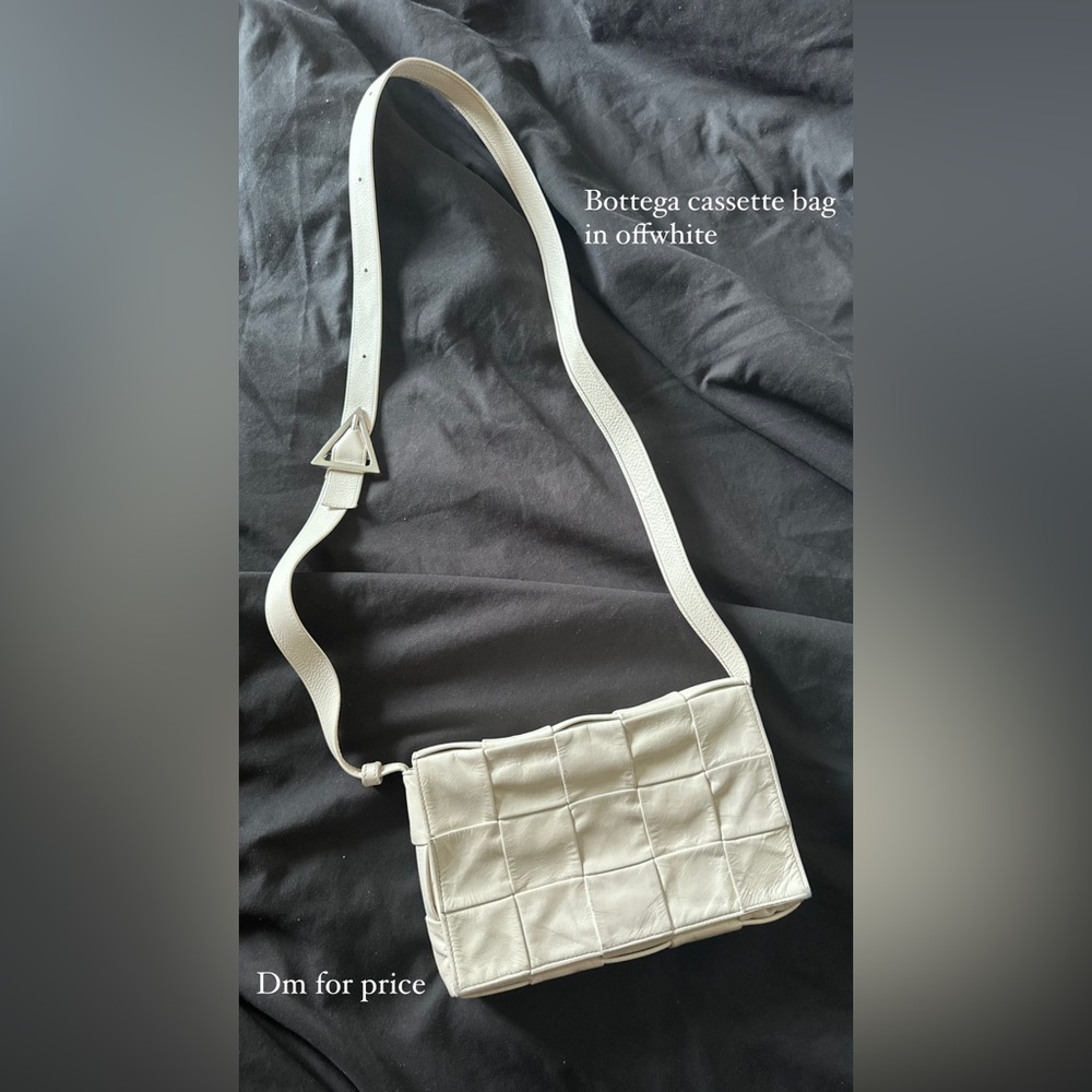 BOTTEGA VENETA CASSETTE CROSSBODY OFF WHITE